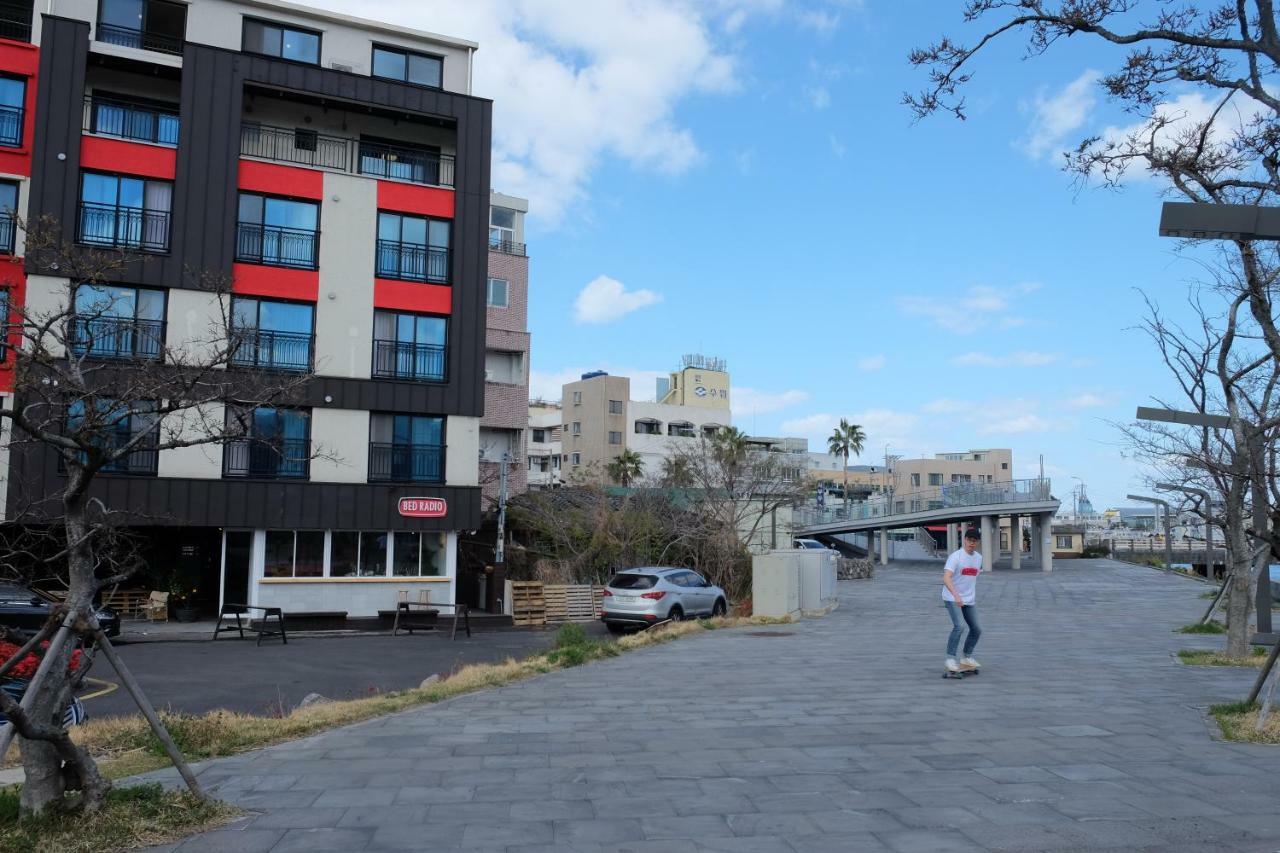 Bed Radio Dongmoon Hotel Jeju Exterior foto